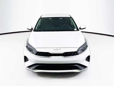 Used 2024 Kia Forte LXS FWD image 2