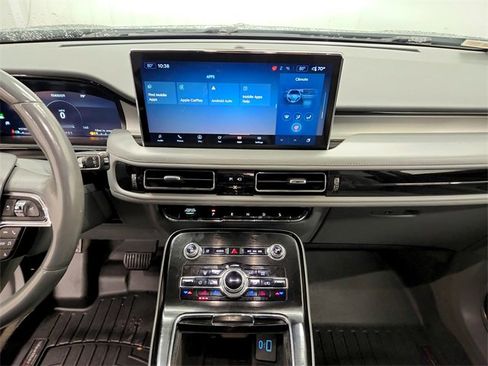 Used 2021 Lincoln Nautilus Reserve image 26