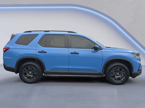 Used 2024 Honda Pilot TrailSport image 7