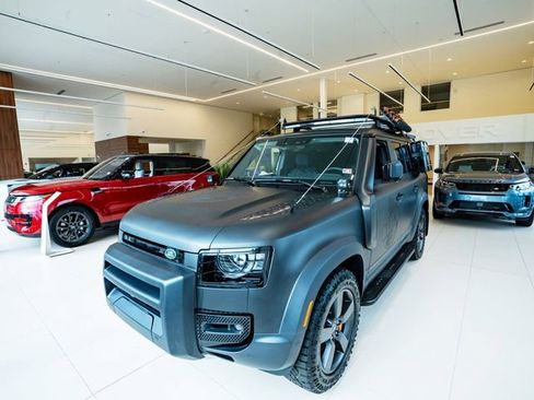 Used 2024 Land Rover Range Rover Sport image 27