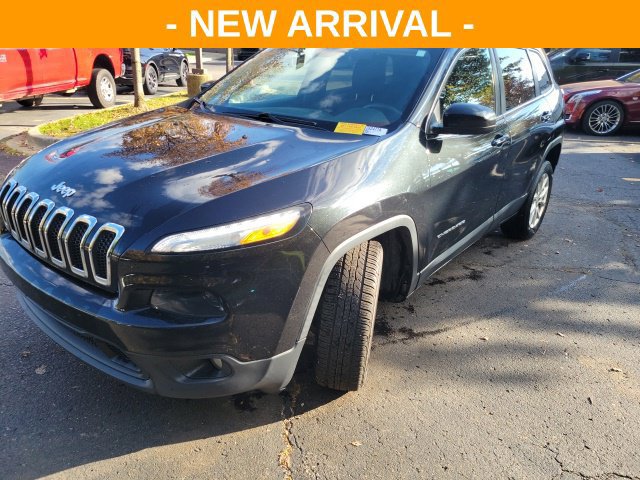 Used 2015 Jeep Cherokee Latitude w/ Cold Weather Group FWD image 7