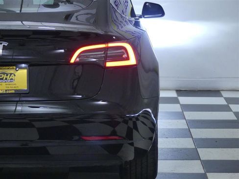 Used 2020 Tesla Model 3 Standard Range Plus RWD image 27