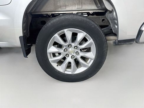 Used 2020 Chevrolet Silverado 1500 Custom w/ Custom Value Package RWD image 11
