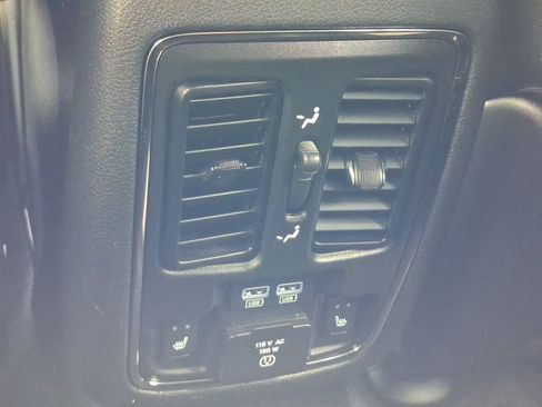 Used 2018 Jeep Grand Cherokee Limited AWD/4WD image 25