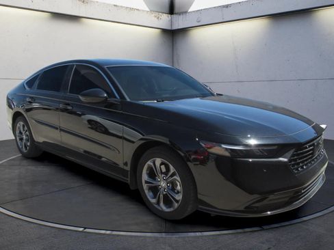 Used 2024 Honda Accord EX-L image 2