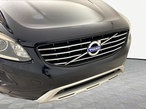 Used 2017 Volvo XC60 T5 Dynamic w/ Preferred Option Package FWD image 32