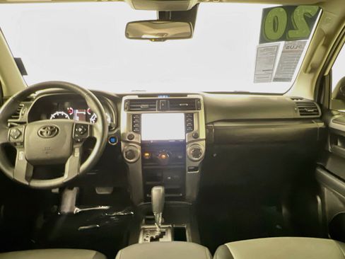 Used 2020 Toyota 4Runner SR5 Premium w/ Moonroof Package RWD image 30
