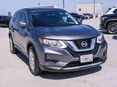 Used 2017 Nissan Rogue S AWD/4WD image 3