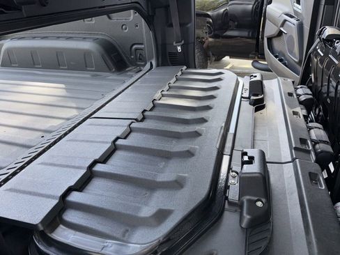 Used 2026 Chevrolet Silverado EV Trail Boss AWD/4WD image 40