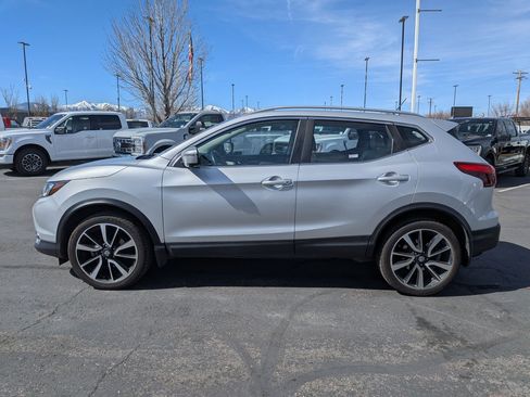 Used 2017 Nissan Rogue Sport SL image 9