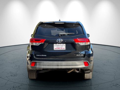 Used 2018 Toyota Highlander XLE image 5