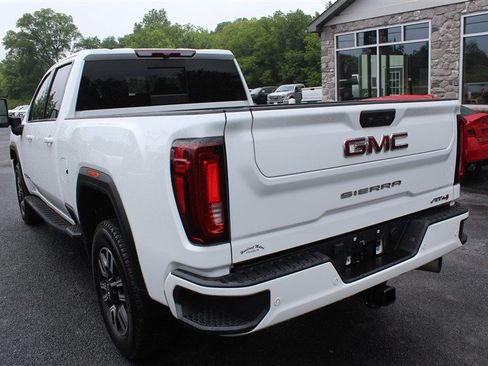 Used 2022 GMC Sierra 2500 AT4 w/ AT4 Preferred Package AWD/4WD image 5