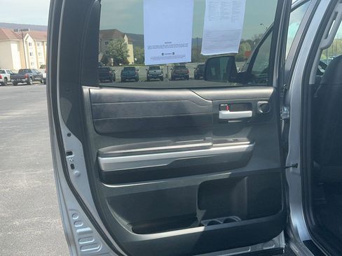 Used 2017 Toyota Tundra Limited image 22