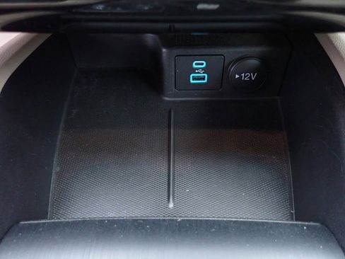 Certified 2022 Ford Escape SE w/ Cold Weather Package image 26