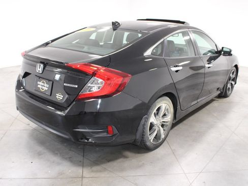 Used 2016 Honda Civic Touring image 9