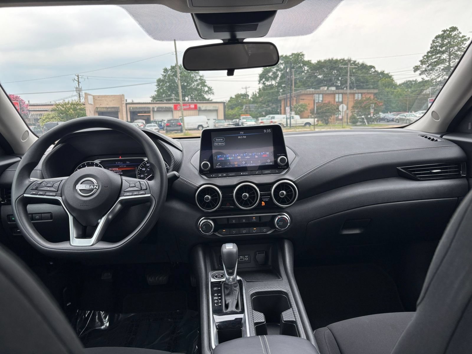 Used 2025 Nissan Sentra SV FWD image 30