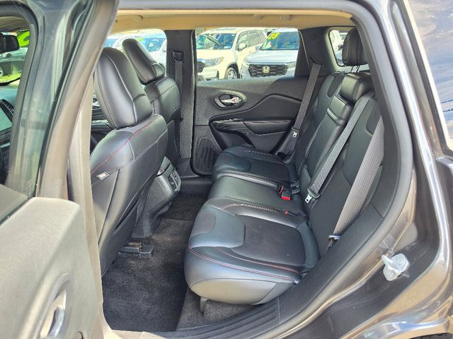 Used 2015 Jeep Cherokee Trailhawk w/ Cold Weather Group AWD/4WD image 23