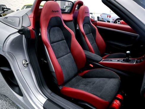 Used 2023 Porsche 718 Boxster Spyder RWD image 23