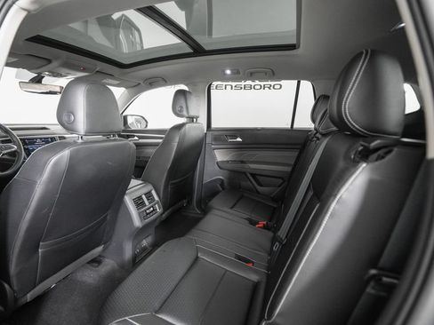 Used 2021 Volkswagen Atlas SE w/ Panoramic Sunroof Package FWD image 13