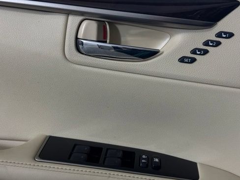 Used 2018 Lexus ES 350 w/ Premier Package FWD image 16