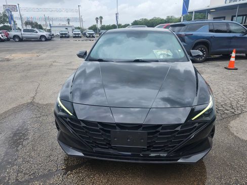 Used 2023 Hyundai Elantra SEL w/ Convenience Package FWD image 9