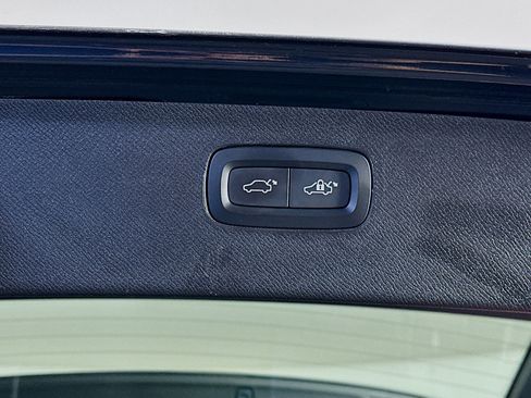 Used 2022 Volvo XC90 T6 Inscription w/ Climate Package image 32