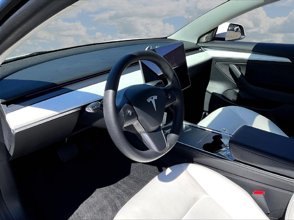 Used 2022 Tesla Model 3 Long Range AWD/4WD image 17