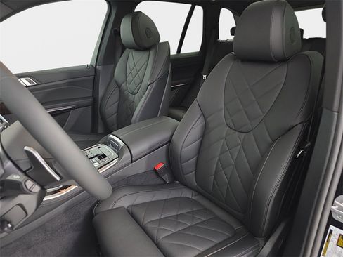 New 2026 BMW X5 xDrive40i w/ M Sport Package image 15
