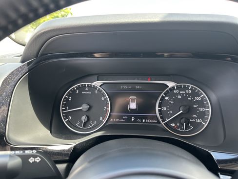 Used 2025 Nissan Pathfinder SV AWD/4WD image 21