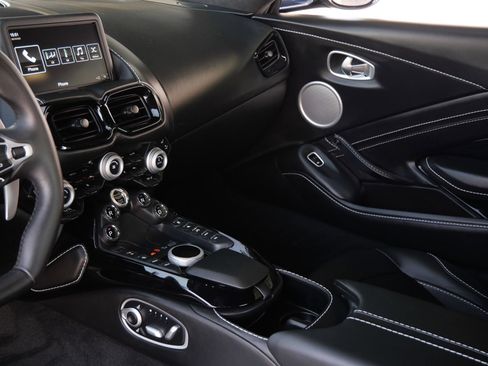 Used 2020 Aston Martin V8 Vantage Coupe RWD image 20