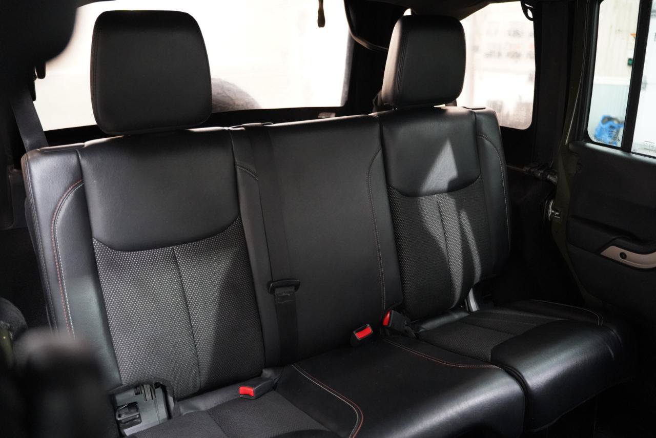 Used 2016 Jeep Wrangler Unlimited Sahara AWD/4WD image 29