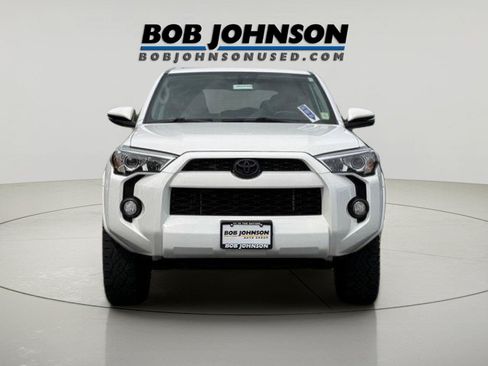 Used 2018 Toyota 4Runner SR5 Premium AWD/4WD image 2