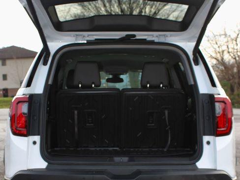 Used 2023 GMC Acadia AT4 w/ Technology Package image 12