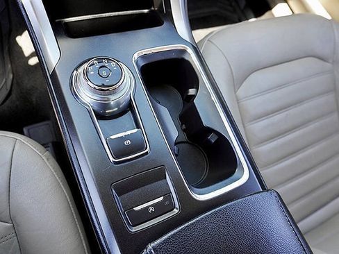 Used 2018 Ford Fusion SE w/ Fusion SE Technology Package FWD image 31