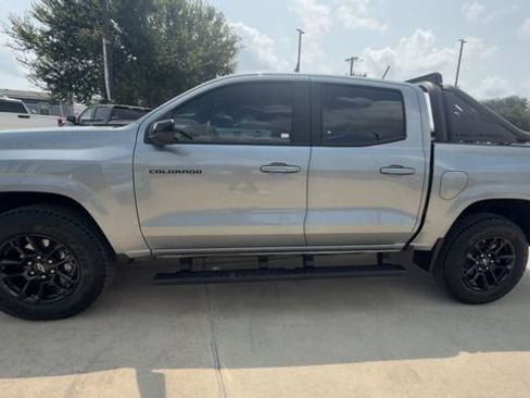 Certified 2025 Chevrolet Colorado Z71 w/ Midnight Edition AWD/4WD image 5