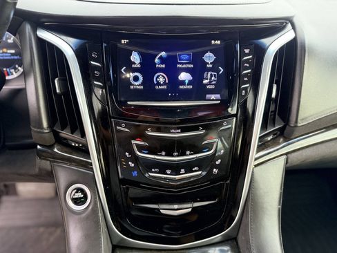 Used 2019 Cadillac Escalade Platinum RWD image 13