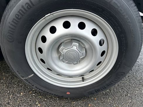 Certified 2024 Ford Maverick XL image 13