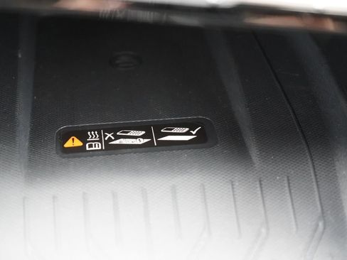 New 2025 Chevrolet Equinox EV RS FWD image 39