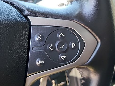 Used 2017 Chevrolet Colorado Z71 AWD/4WD image 18