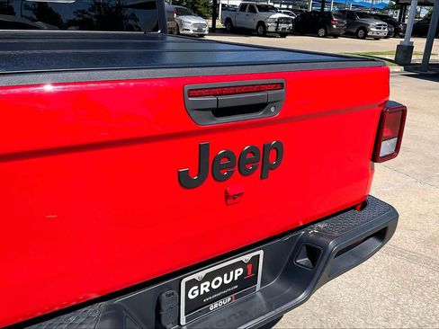Used 2022 Jeep Gladiator Sport AWD/4WD image 30