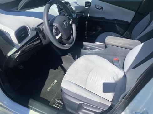 Used 2016 Toyota Prius Two image 13