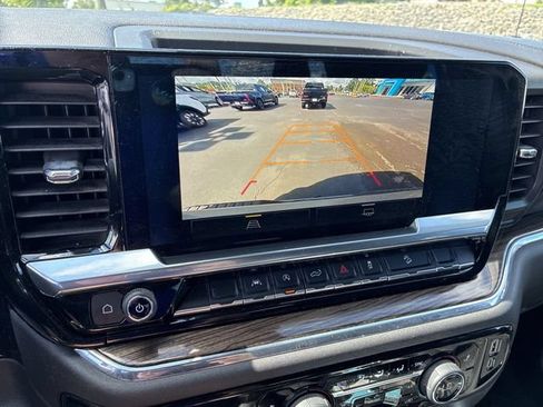 Used 2023 Chevrolet Silverado 1500 RST w/ Z71 Off-Road Package AWD/4WD image 16