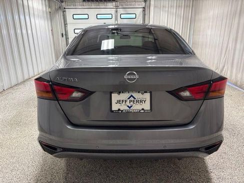Used 2024 Nissan Altima 2.5 S FWD image 5