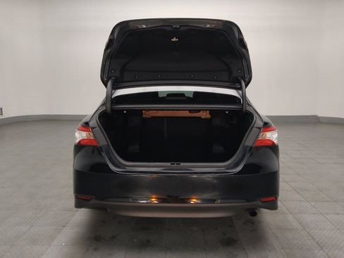 Used 2018 Toyota Camry LE FWD image 29
