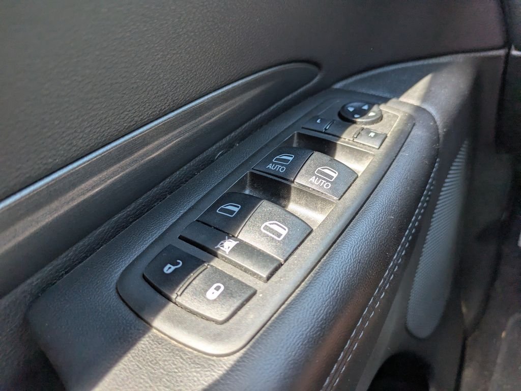 Used 2021 Dodge Durango SXT w/ 3rd Row Seating Group RWD image 23