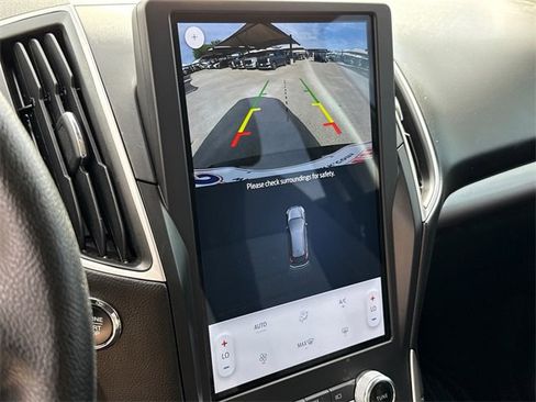 Used 2024 Ford Edge SE w/ Black Appearance Package image 23