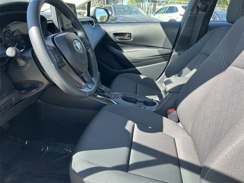 Used 2025 Toyota Corolla LE image 11
