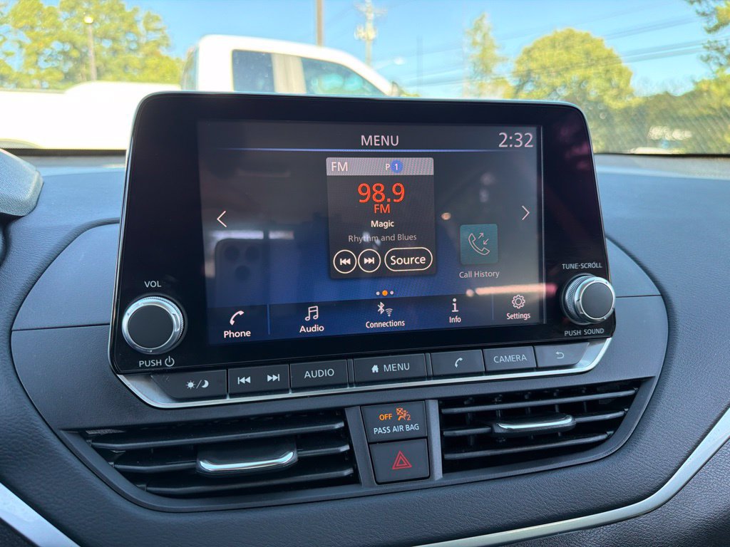 Certified 2022 Nissan Altima 2.5 SV FWD image 10