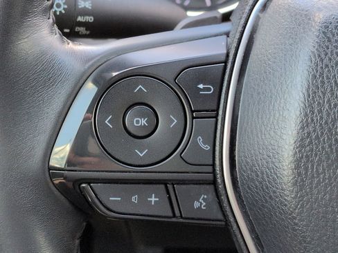 Used 2018 Toyota Camry SE FWD image 24