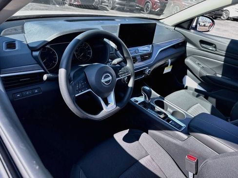 New 2026 Nissan Altima 2.5 SV w/ SV Special Edition Package AWD/4WD image 9